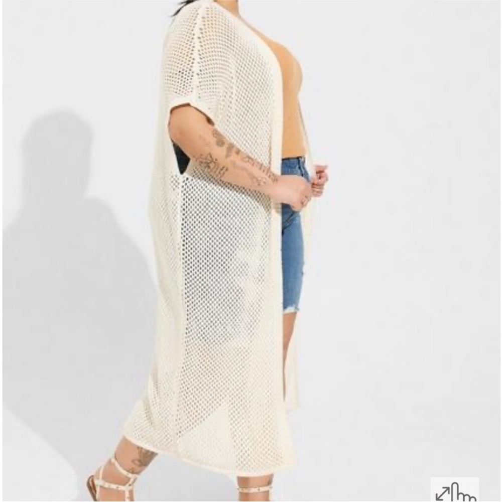Torrid Size 1/2 Ivory Crochet Duster Vest Sweater NWT